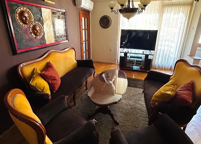 Baroque-Style Apartment