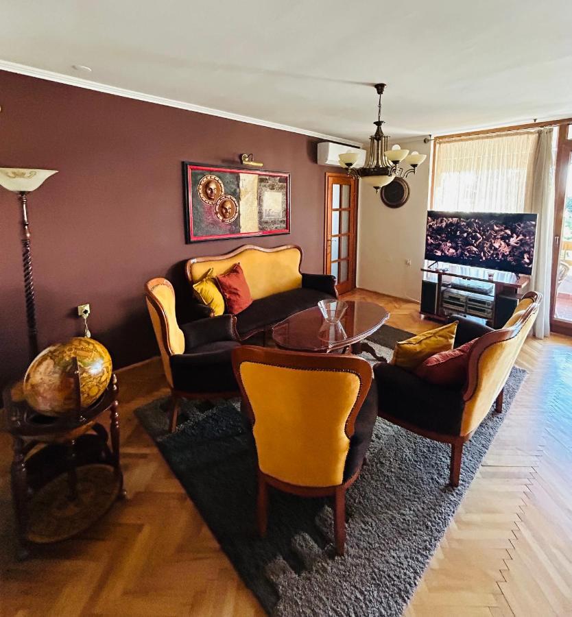 Apartment Baroque-style *