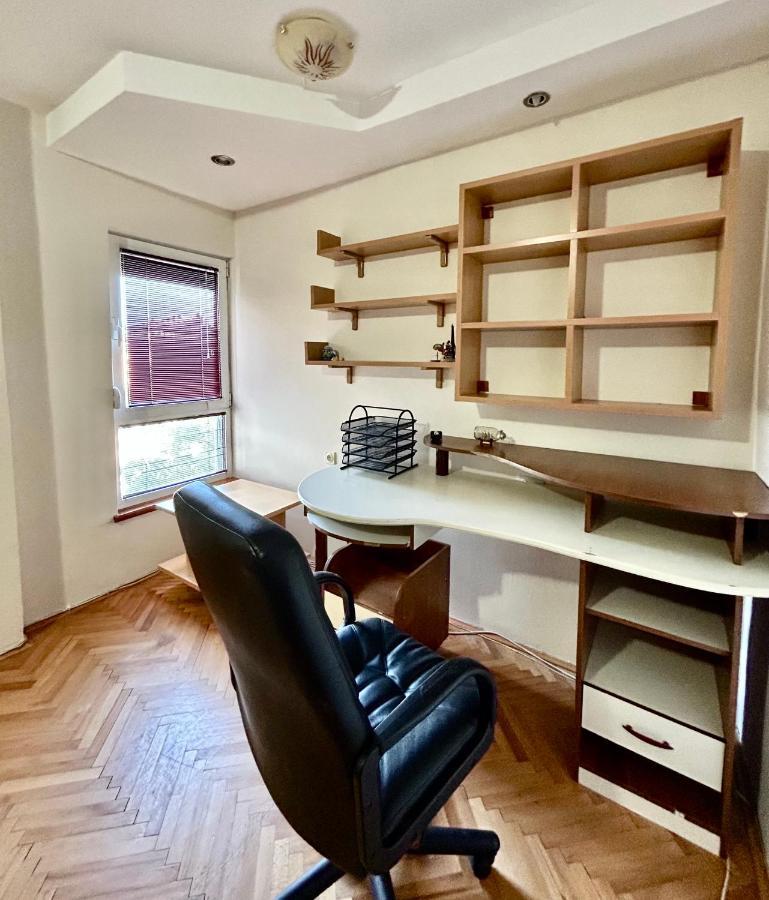 Baroque-style Apartment *